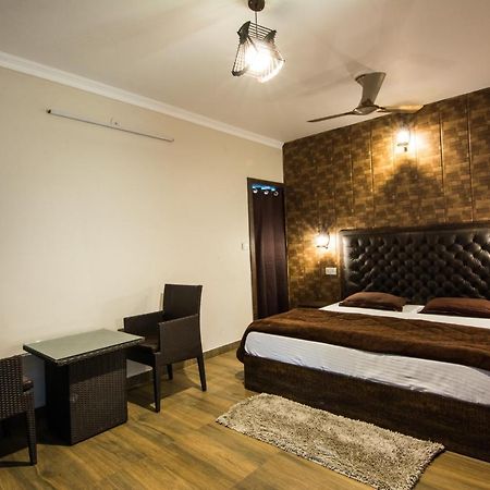 Sahastradhara Riverresort Dehradun Eksteriør billede